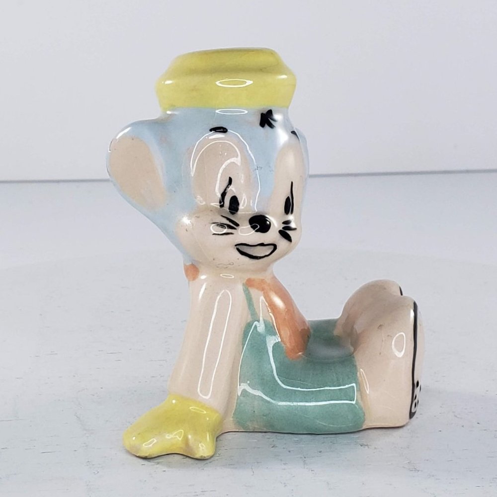 Evan K Shaw American Pottery Sniffles Mouse Figurine Sitting Warner Bros 1940s